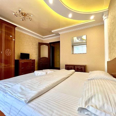 Apartpoltava Двокімнатні Апартаменти, До 6 Спальних Місць, Кутова Ванна, Корпусний Парк, Документи Для Відрядження מראה חיצוני תמונה