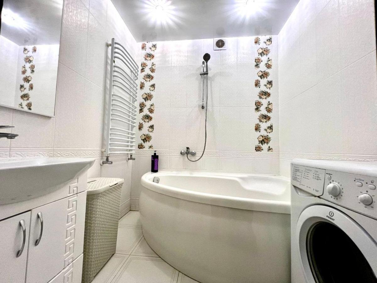 Apartpoltava Двокімнатні Апартаменти, До 6 Спальних Місць, Кутова Ванна, Корпусний Парк, Документи Для Відрядження מראה חיצוני תמונה