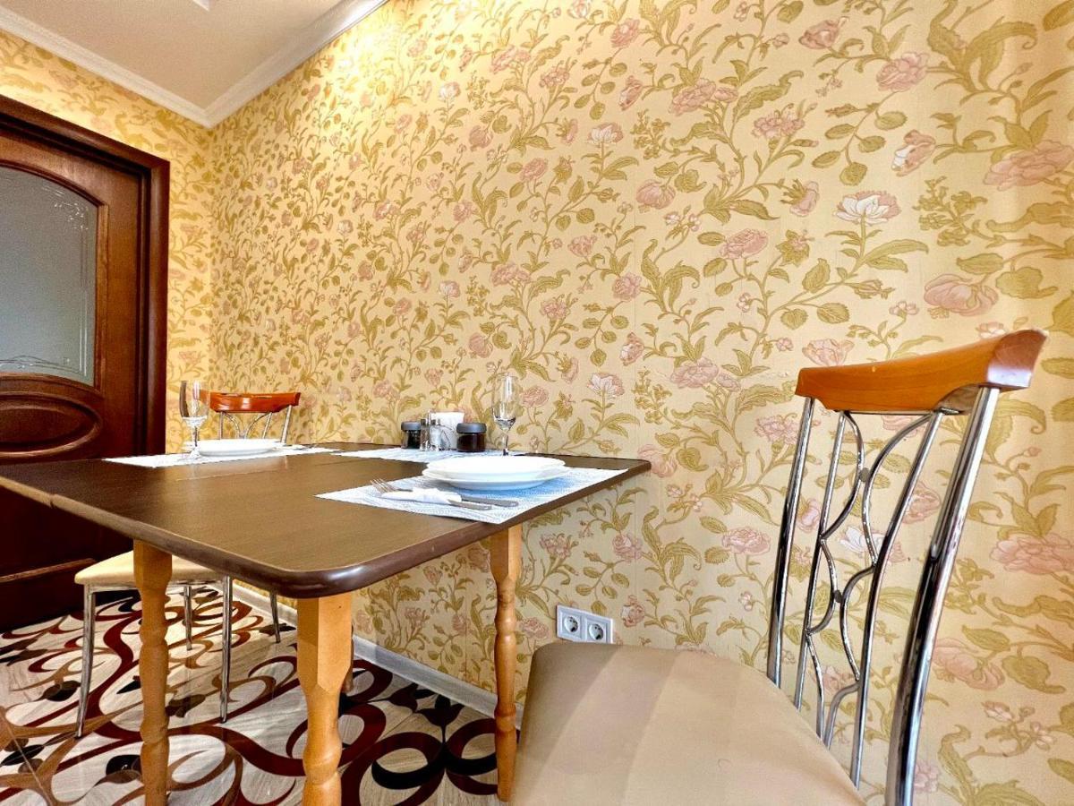 Apartpoltava Двокімнатні Апартаменти, До 6 Спальних Місць, Кутова Ванна, Корпусний Парк, Документи Для Відрядження מראה חיצוני תמונה