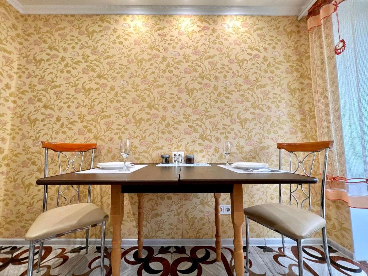 Apartpoltava Двокімнатні Апартаменти, До 6 Спальних Місць, Кутова Ванна, Корпусний Парк, Документи Для Відрядження מראה חיצוני תמונה
